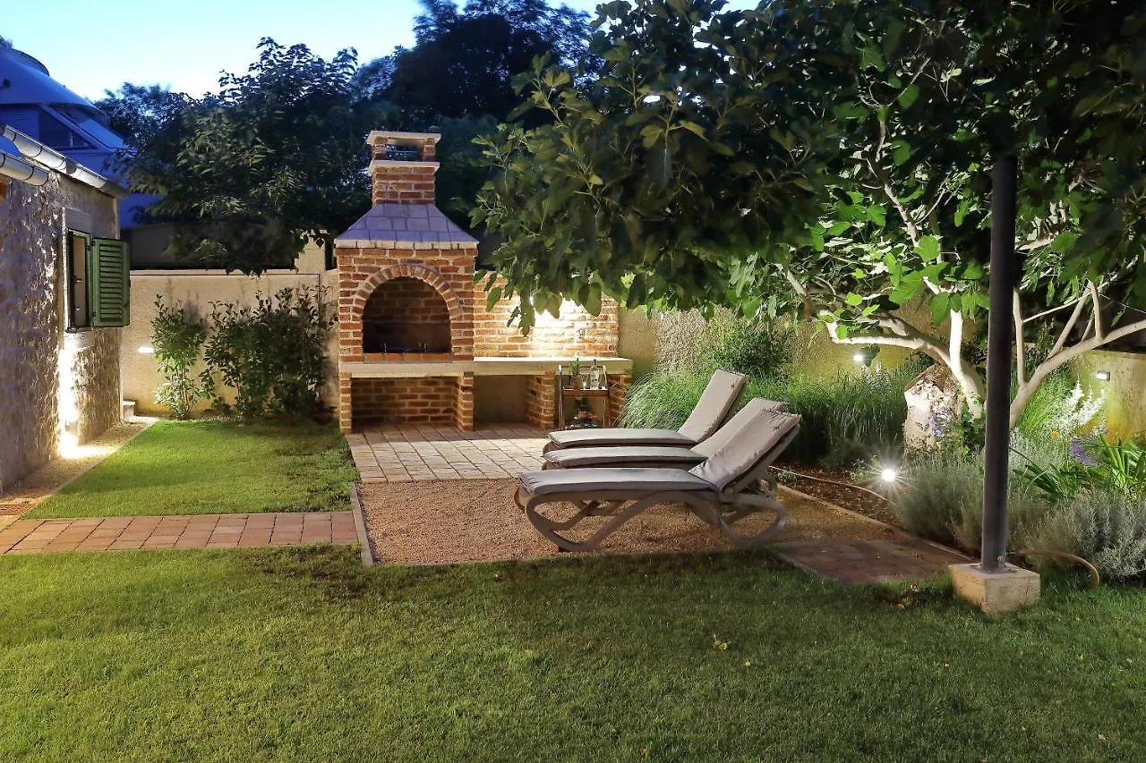 Stone Fantasy Villa Zadar 0*,