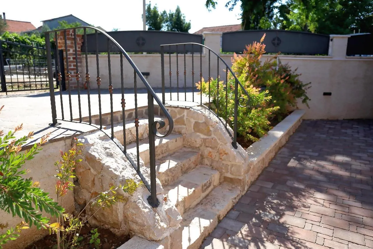 Villa Stone Fantasy Zadar Kroatien