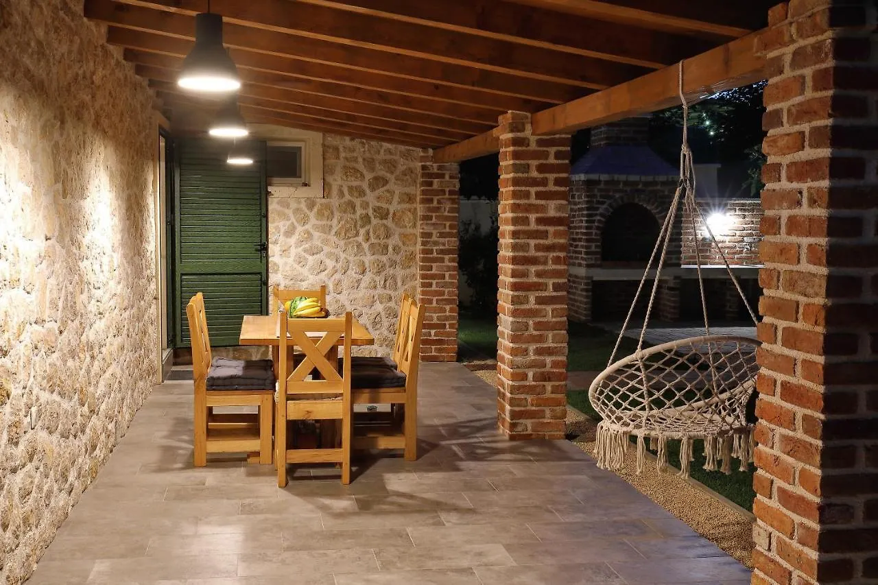 Stone Fantasy Villa Zadar 0*,